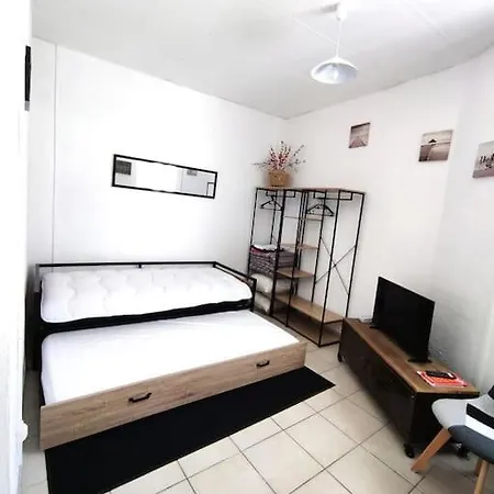 Duplex F2 Avec Terrasse Et Vue Sur La Cathedrale Apartmán Narbonne